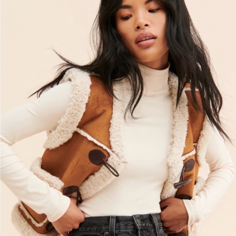 Sherpa Toggle Vest